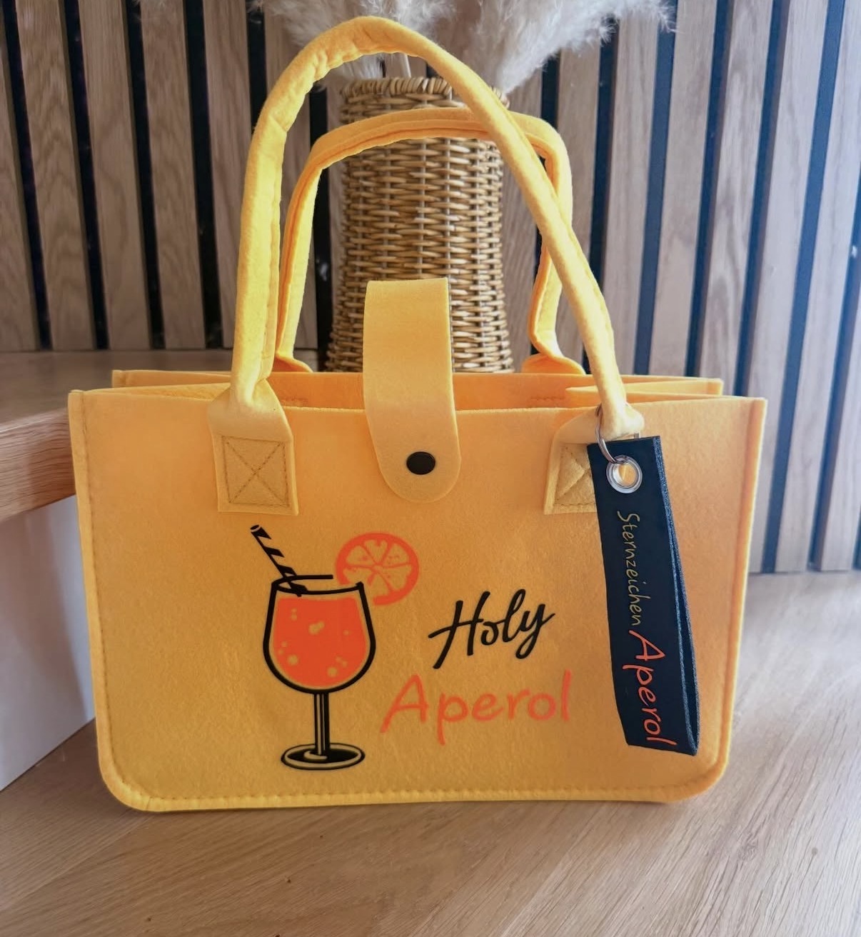 Holy Aprol 🧡